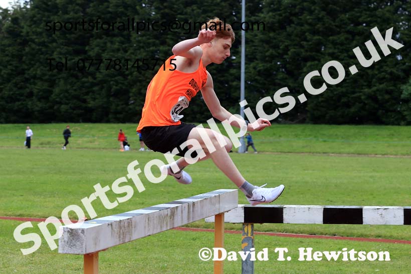 2000 metres steeplechase, 2024 NEGP 3, Monkton Stadium. Photo: David T. Hewitson/Sports for All Pics